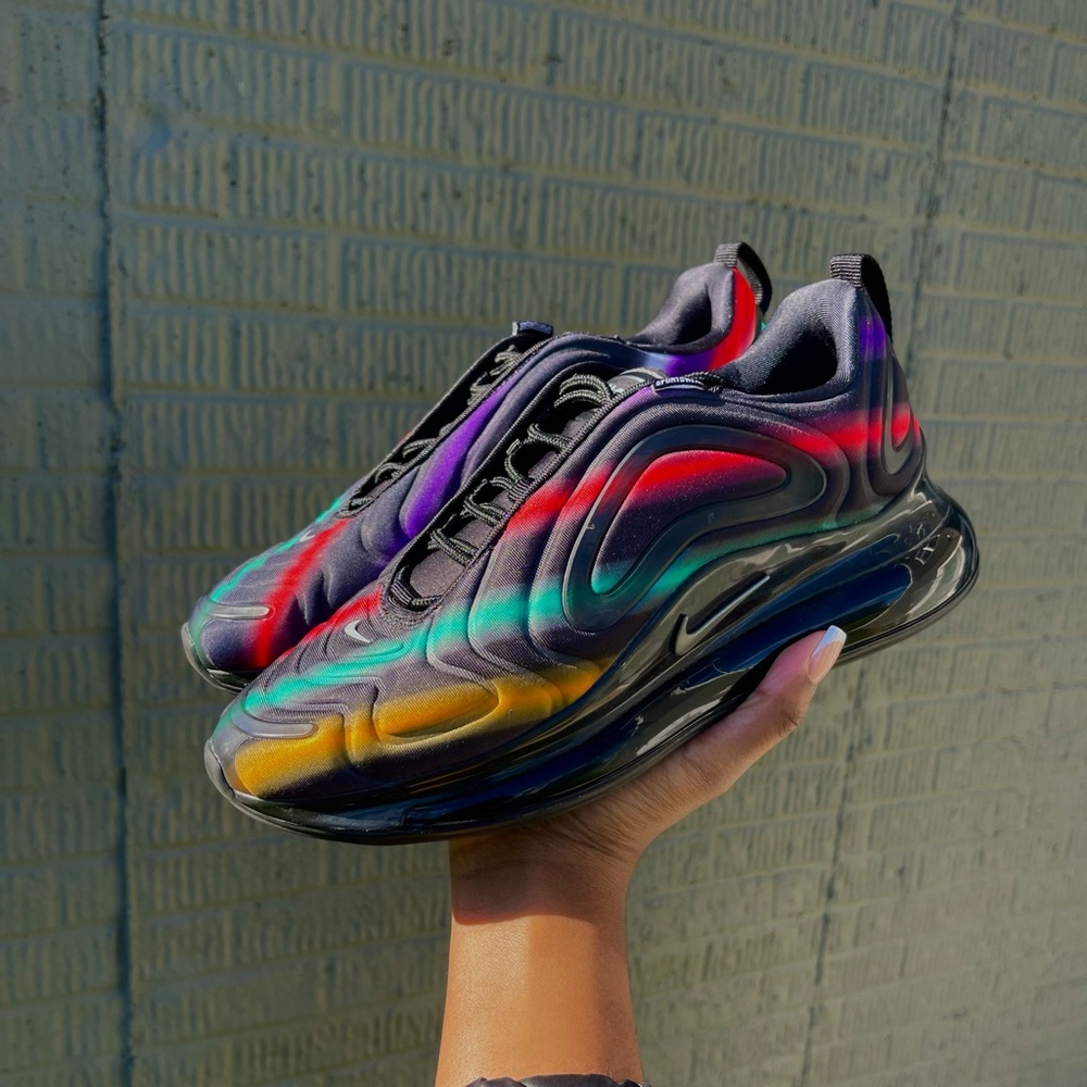 Nike Air Max 720 | Black with Neon Streaks